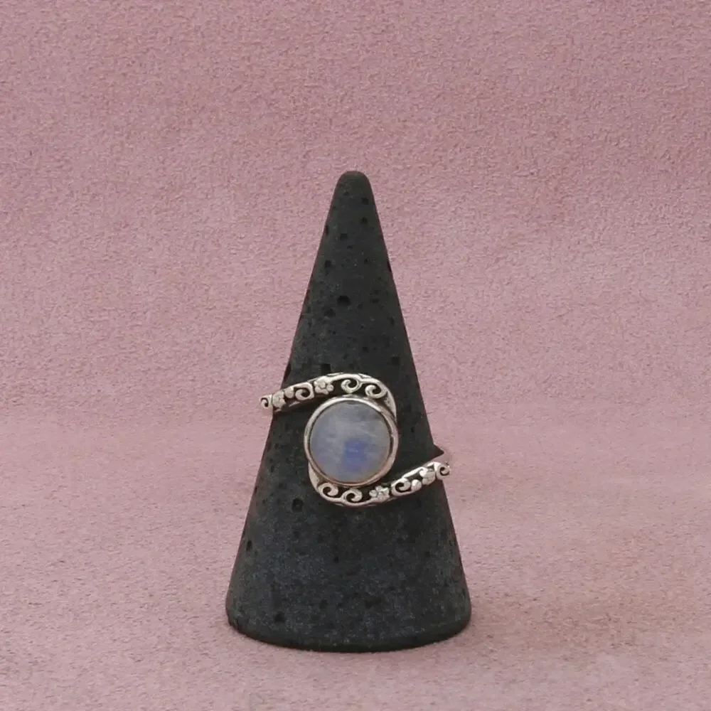 sterling silver moonstone cabochon ring size 9